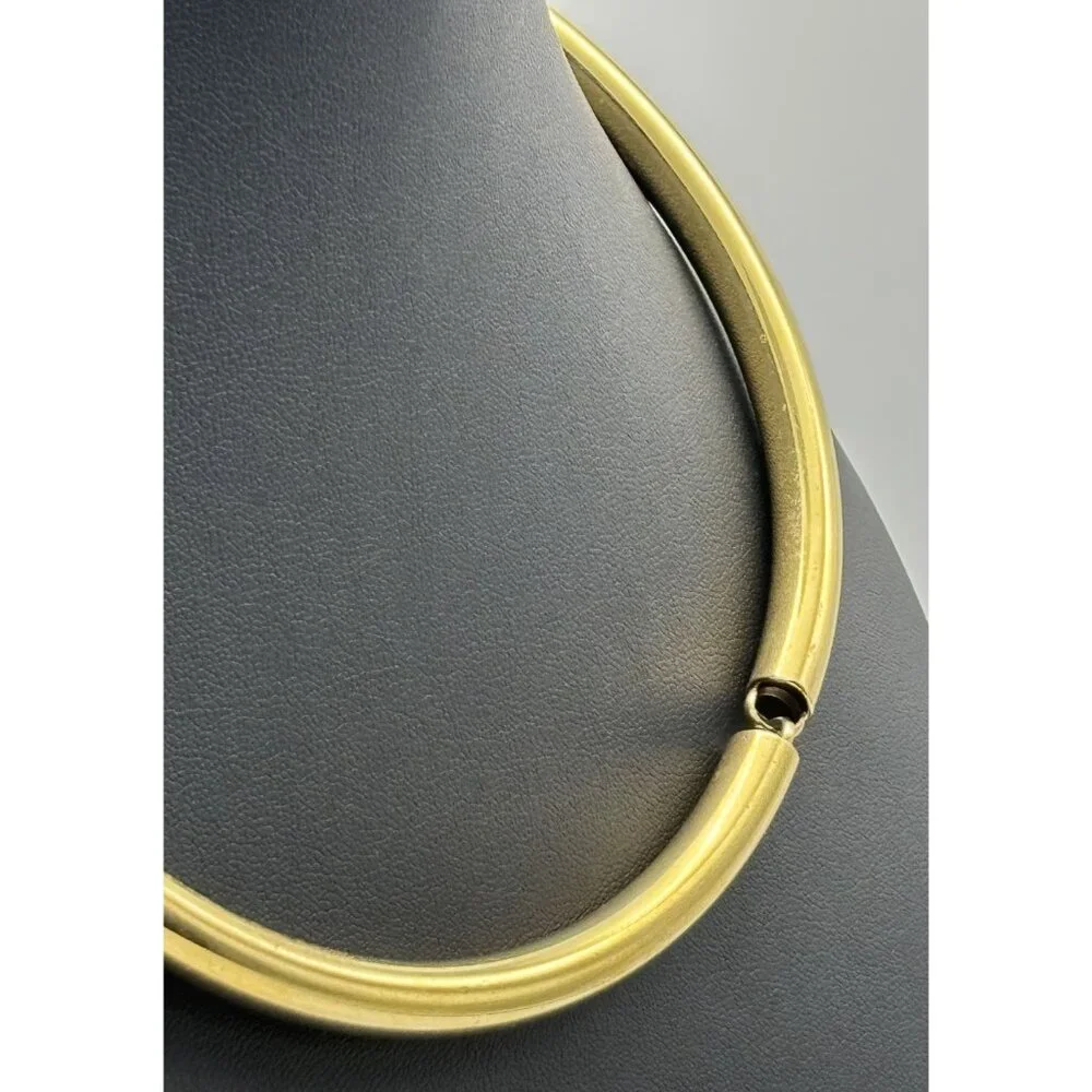 Vintage Ann Taylor Gold-Tone Curved Tubular Necklace Collar Adjustable, Logo Tag - Picture 7 of 13